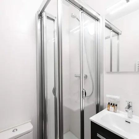 アパート Studio For 3 People